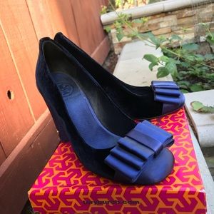 Tory Burch Cicely Heel Pump (Navy), size 6.5